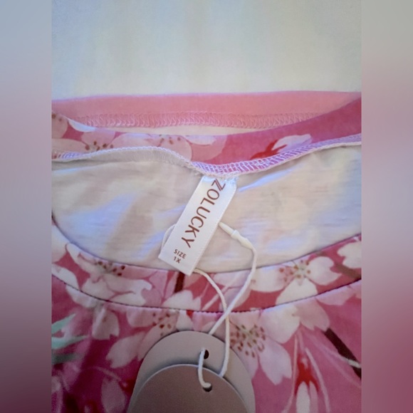 Zolucky pink cherry blossom print, short sleeve top size 1X, NWT - Picture 4 of 4